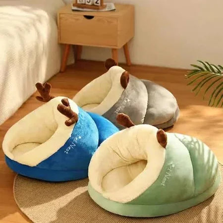 Cozy Winter Pet Bed & Slippers – Soft Nest for Cats & Dogs